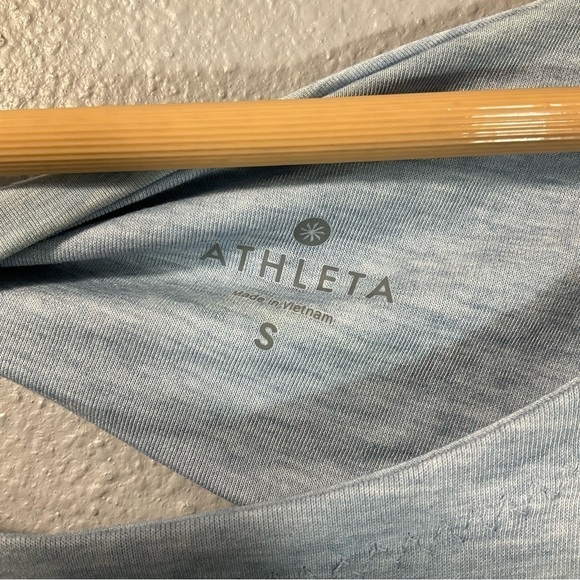 Athleta Criss Cross Open Back Flexlite Top Light Blue Women’s Small T159 - Picture 7 of 9